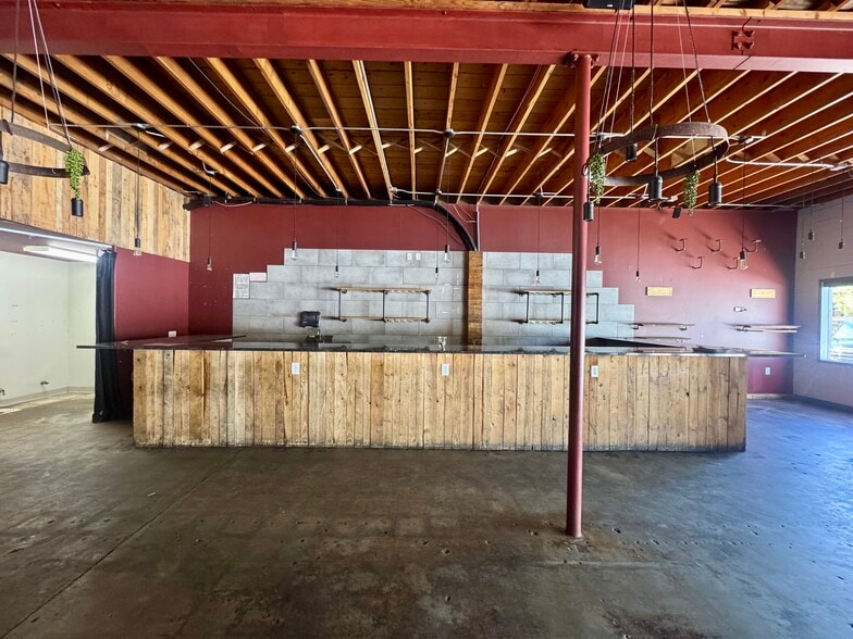 More Photos Of 5620-5624 Yukon St, Arvada Restaurant For Lease