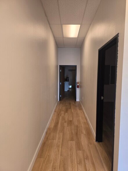 More Photos Of 537-551 W Tefft St, Nipomo Storefront For Lease