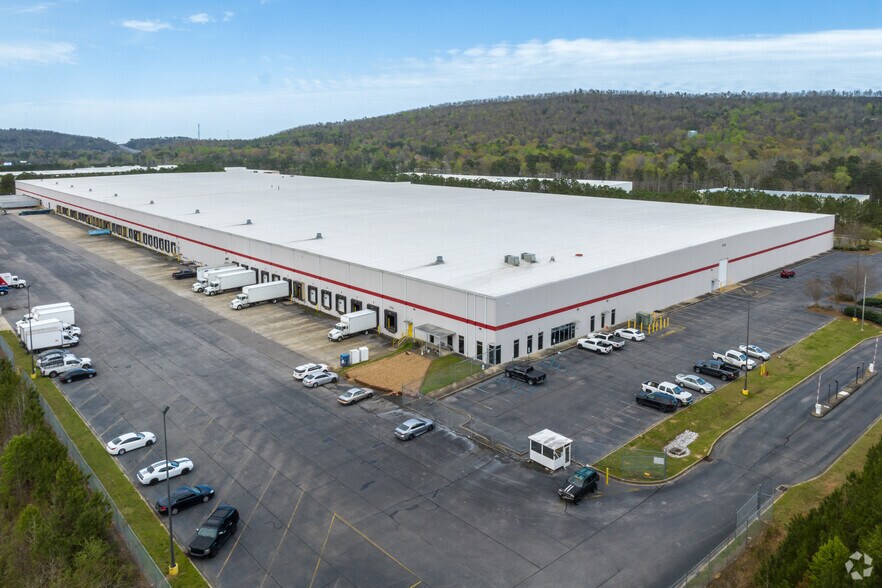 More Photos Of 2415 US Highway 78, Moody Distribution For Lease