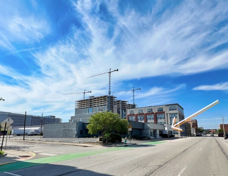 More Photos Of 1340 N Illinois St, Indianapolis Showroom For Lease