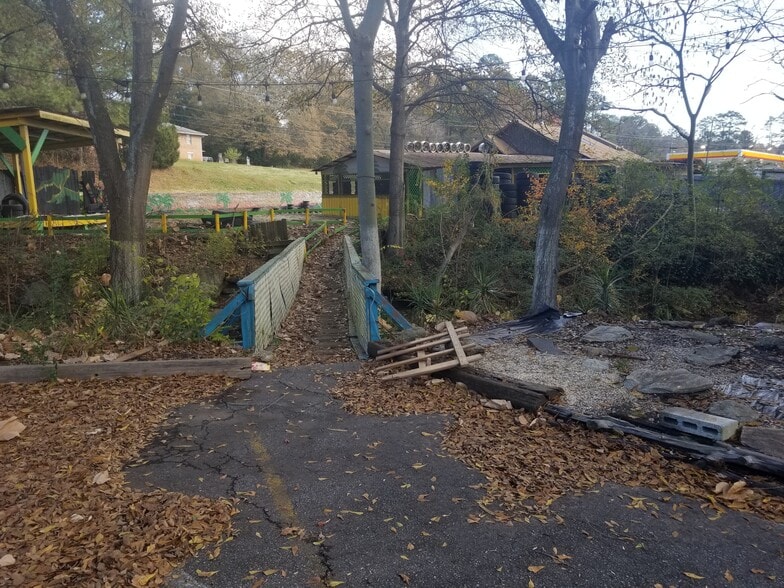 More Photos Of 215 Tallassee Rd, Athens Auto Repair For Lease