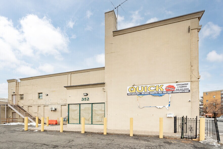 More Photos Of 352 Fulton Ave, Hempstead Storefront Retail Office For Lease