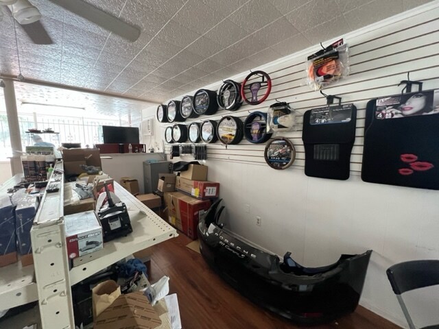 More Photos Of 1705 Campbell Rd, Houston Auto Repair For Lease
