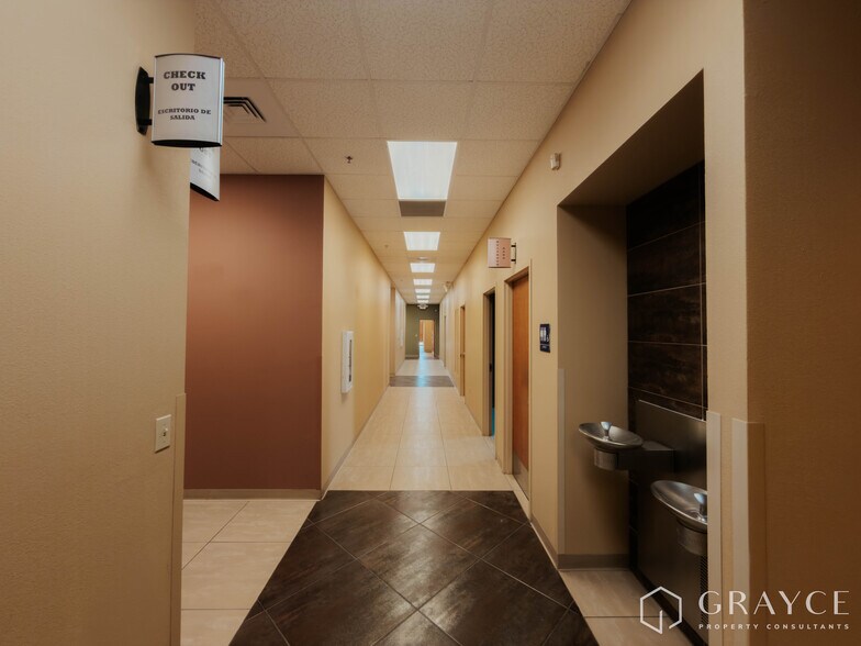 More Photos Of 4301 N Mesa St, El Paso Medical For Lease