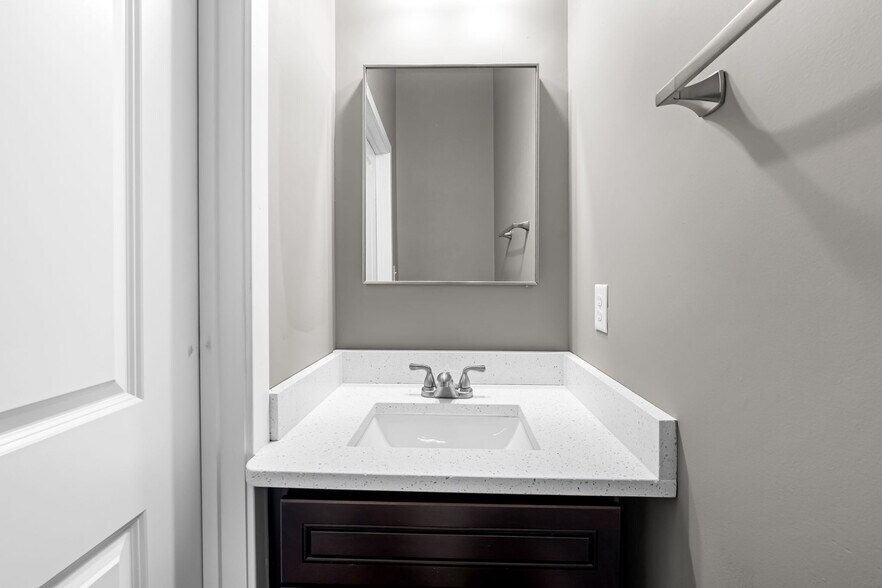 More Photos Of 320 S Highland Ave, Baltimore Apartments For Sale