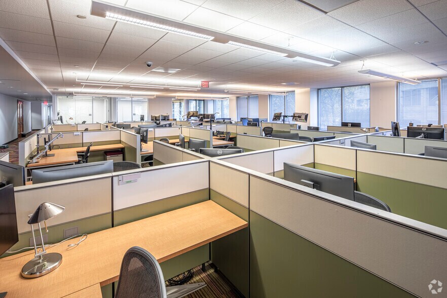 More Photos Of 2550 Wasser Ter, Herndon Office For Sale