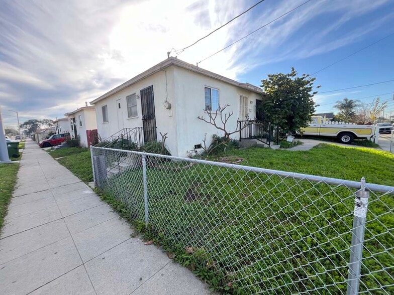 More Photos Of 1068 McDonald Ave, Wilmington Multifamily For Sale