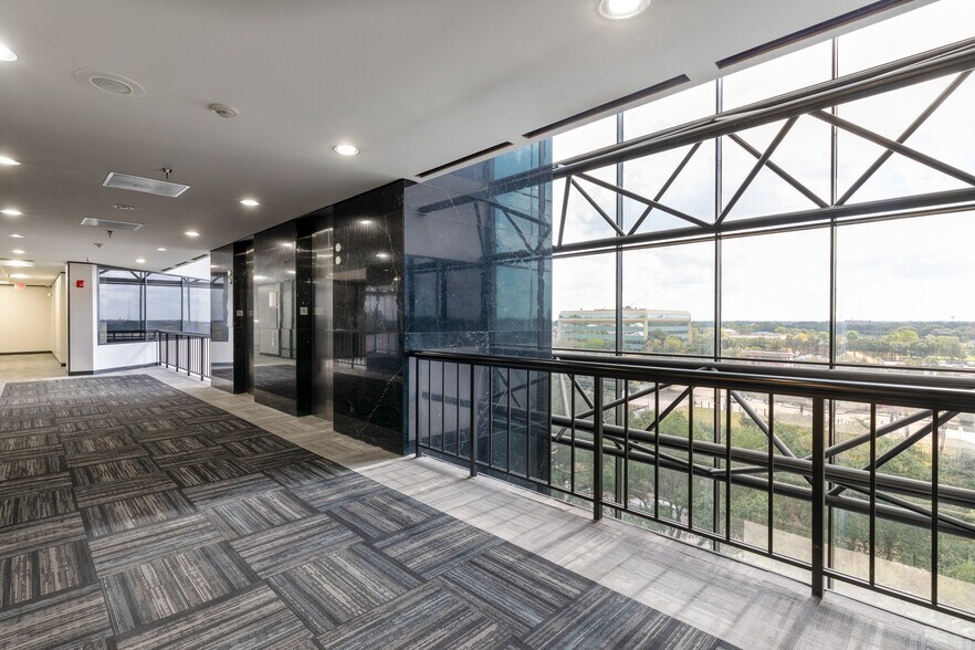 More Photos Of 1880 Dairy Ashford Rd, Houston Office For Lease