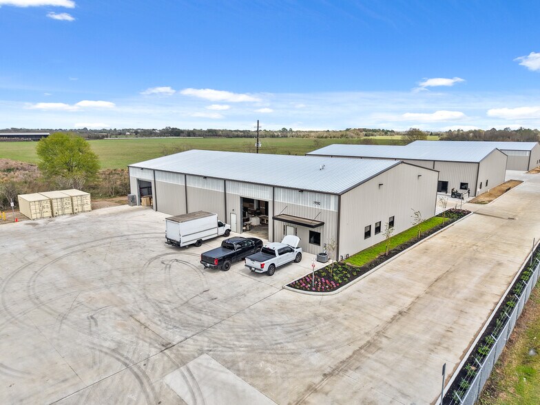 More Photos Of 19278 Kickapoo rd, Waller Industrial For Sale