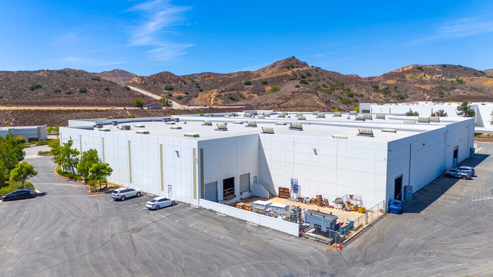 More Photos Of 28557 W Industry Dr, Valencia Distribution For Lease
