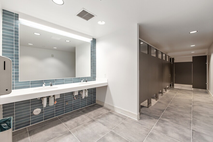 More Photos Of 5225 Hellyer Ave, San Jose Unknown For Lease