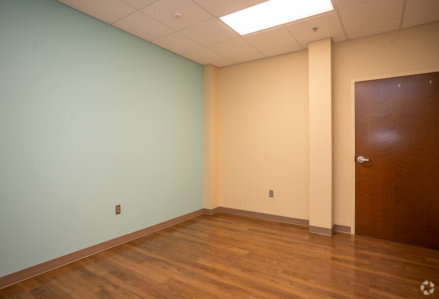 More Photos Of 5301 Wilkinson Blvd, Charlotte Freestanding For Lease