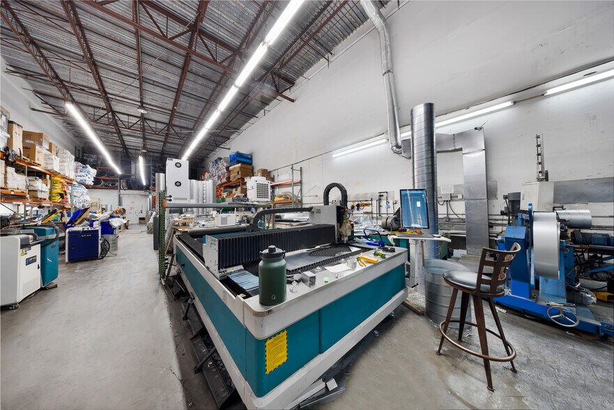 More Photos Of 7620 NW 25th St, Miami Distribution For Sale