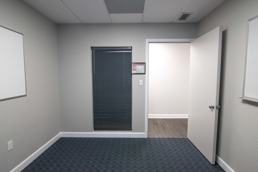 More Photos Of 2600 118th Ave N, Saint Petersburg Light Distribution For Lease