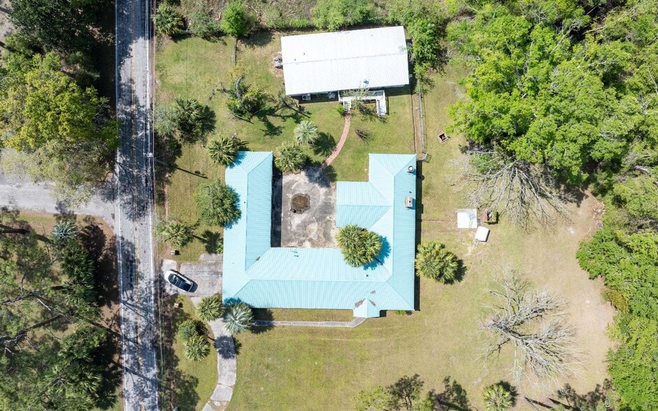 More Photos Of 7601 133rd Rd, Live Oak Assisted Living For Sale