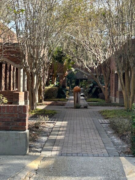 More Photos Of 18115 Us Hwy 41 N, Lutz Office For Sale