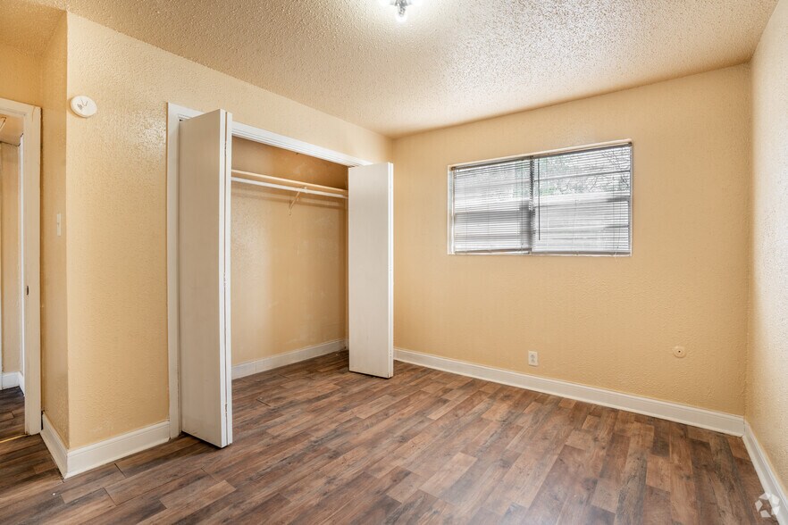 More Photos Of 905 Campus St, Beaumont Multifamily For Sale