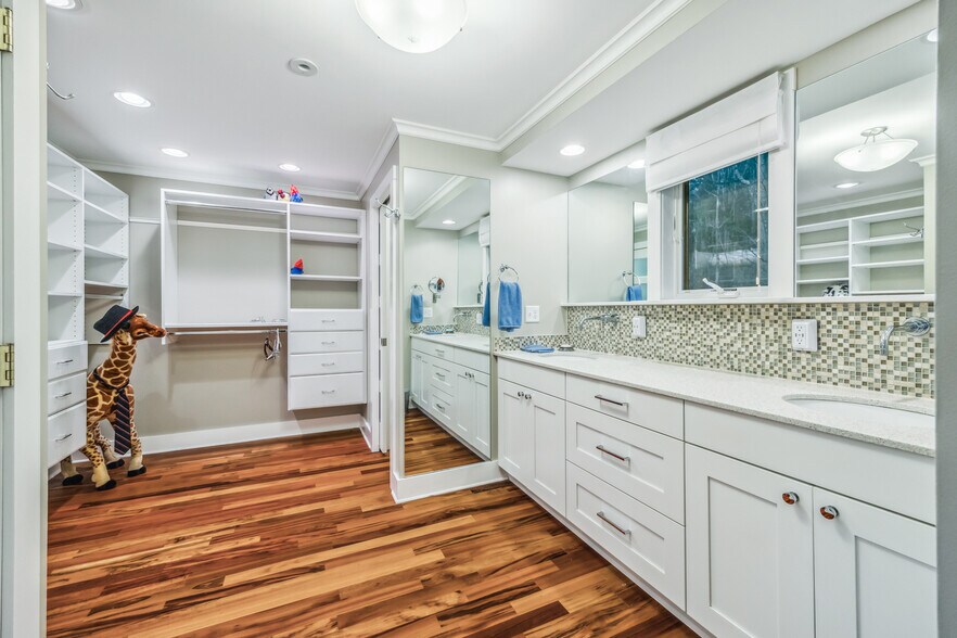 More Photos Of 4555 Davies Rd, Burdett Specialty For Sale
