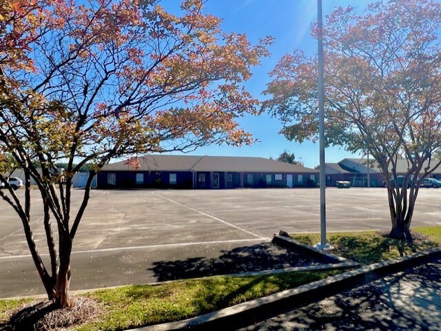 Primary Photo Of 250 Holt St, Bastrop Office For Sale