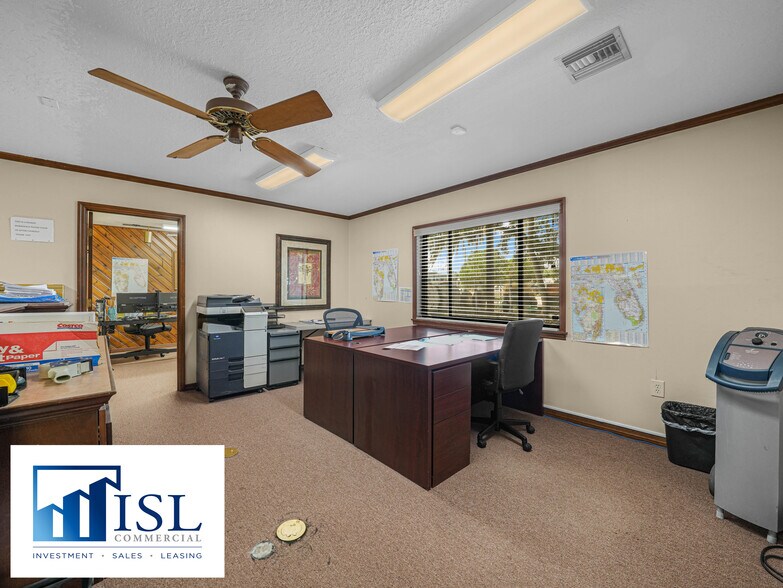 More Photos Of 112 N Poplar Ave, Sanford Flex For Sale