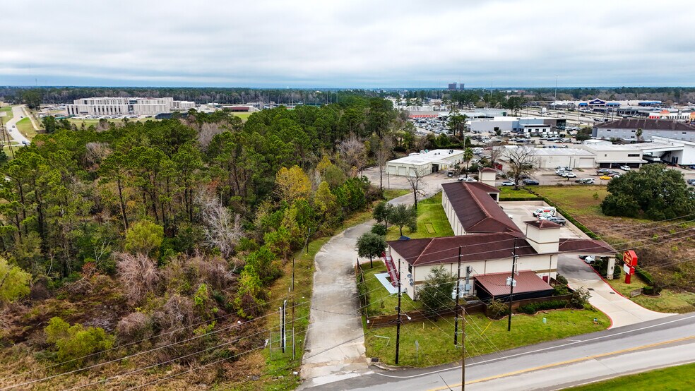 More Photos Of 80 Sorters McClellan rd, Kingwood Warehouse For Sale