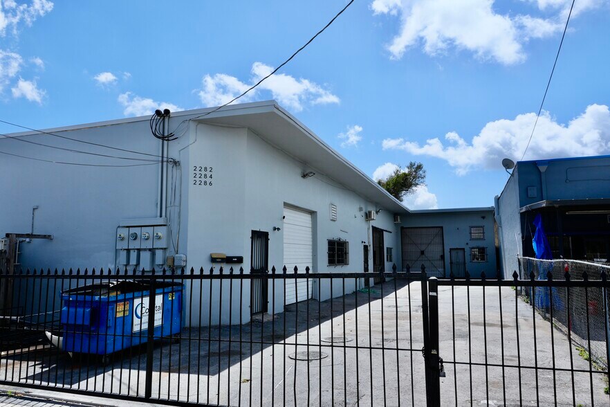 More Photos Of 2282 NW 21st Ter, Miami Warehouse For Lease