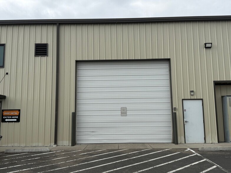More Photos Of 2269 E Commercial Ct, Meridian Warehouse For Lease