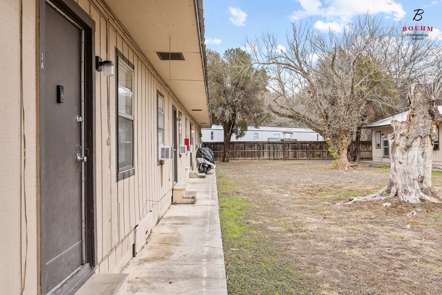 More Photos Of 2906-2908 Hunt St, Kerrville Apartments For Sale