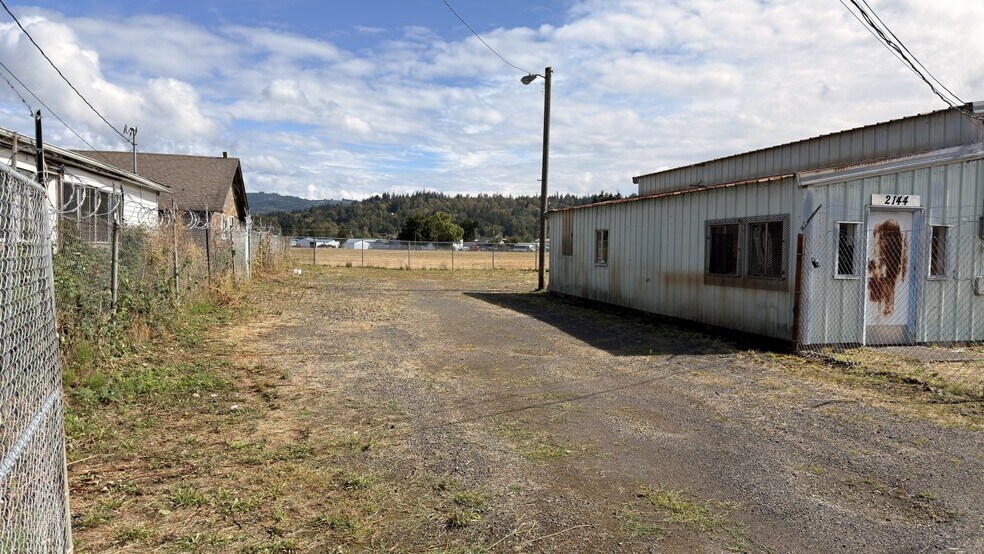 More Photos Of 2144 Pacific Ave S, Kelso Warehouse For Lease