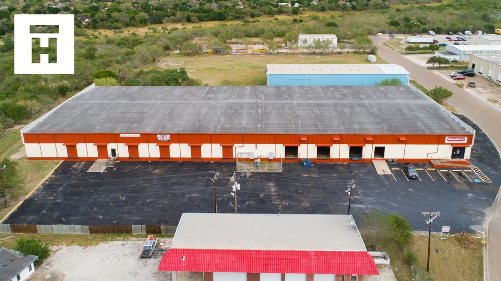More Photos Of 301 Hanmore Industrial Pky, Harlingen Warehouse For Sale