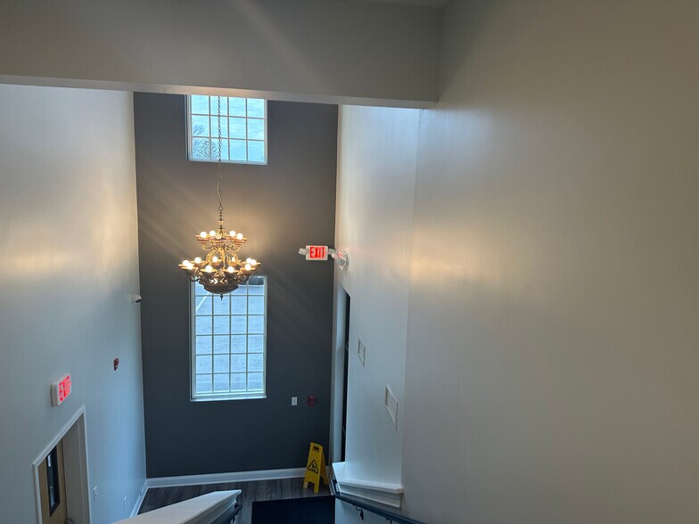 More Photos Of 1004 Princetown Rd, Schenectady Office For Lease