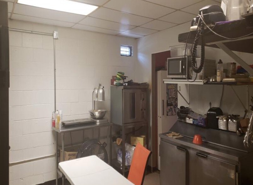 More Photos Of 13607 Shell Beach Rd NE, Thornville Bar For Sale