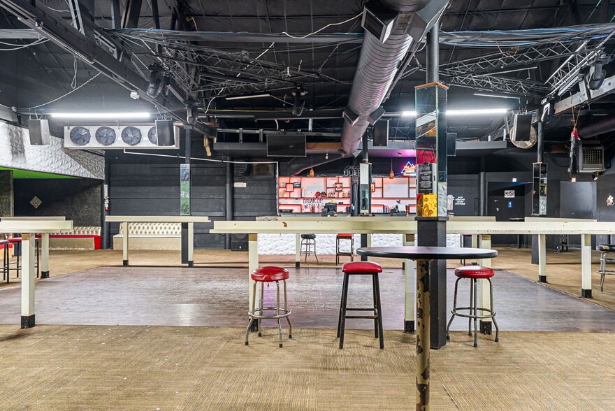 More Photos Of 13087 Hwy 271 N, Tyler Sports And Entertainment For Lease