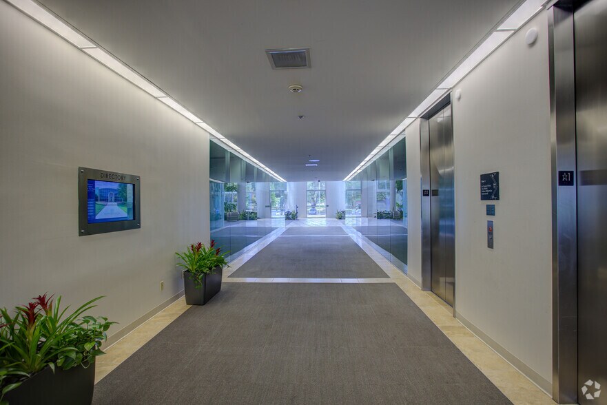 More Photos Of 15810 Park Ten Pl, Houston Office For Lease
