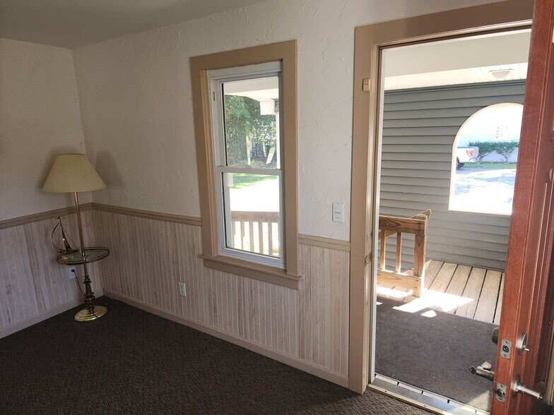 More Photos Of 536 W State St, Hastings Office Residential For Lease