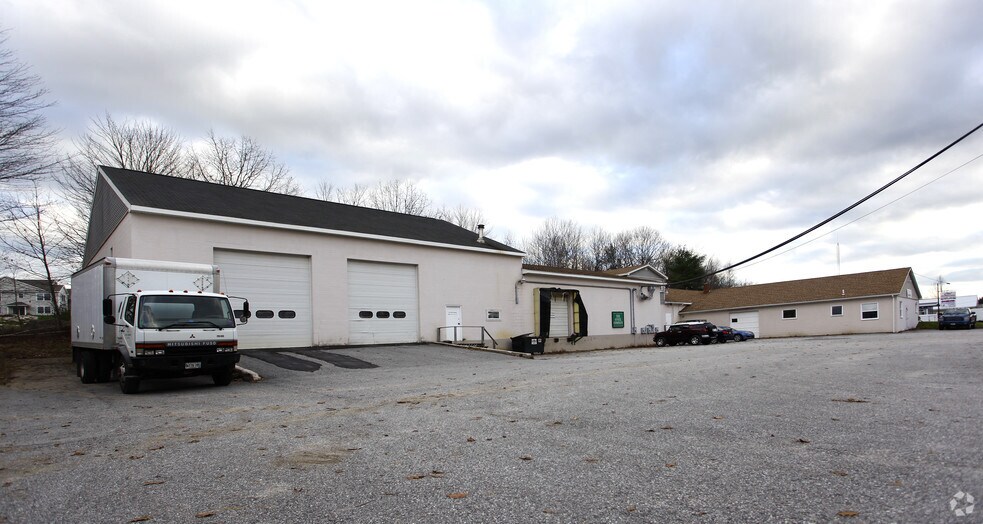 More Photos Of 42 Lewiston Rd, Gray Warehouse For Lease