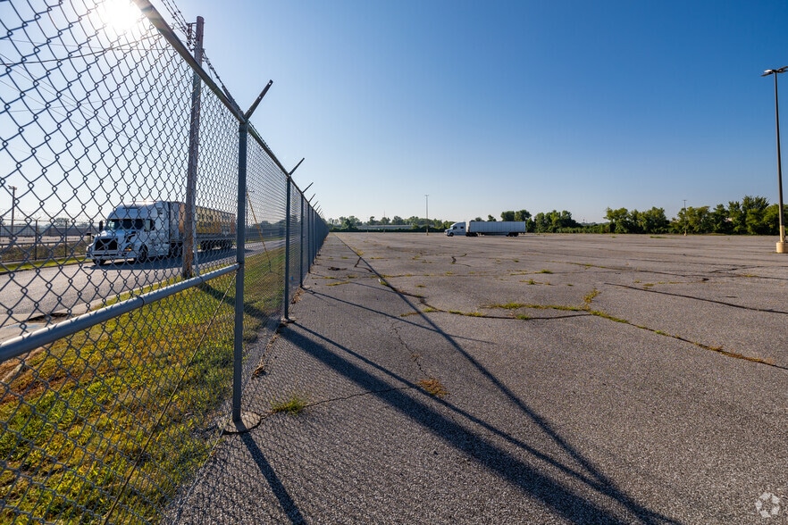 More Photos Of 4300 Church Rd, Centreville Land For Lease