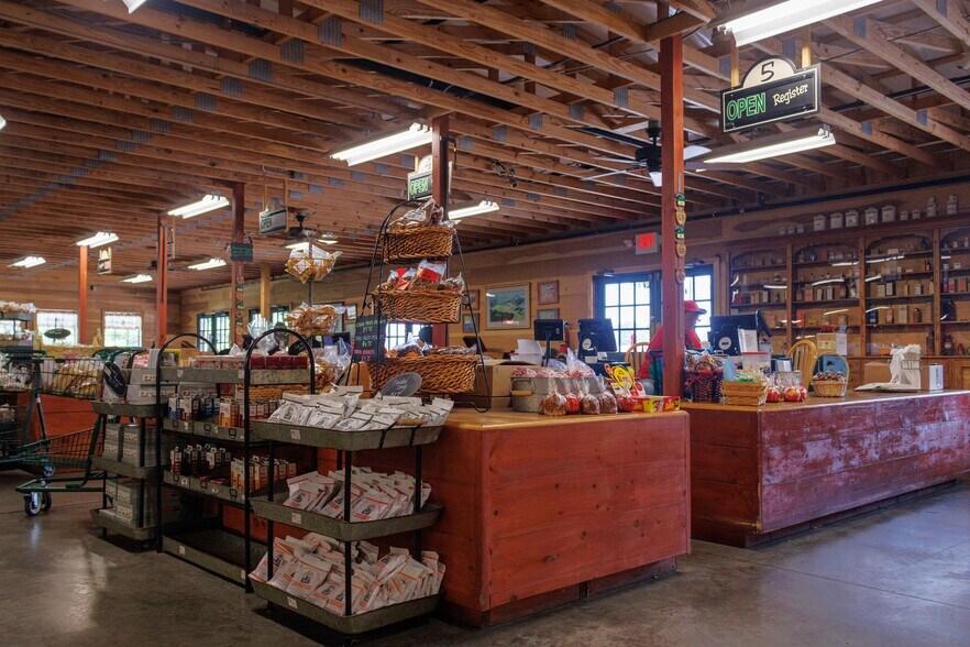 More Photos Of 63 Talona Spur Rd, Ellijay Freestanding For Sale