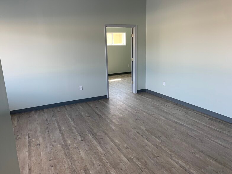 More Photos Of 5305 College St, Beaumont Freestanding For Lease