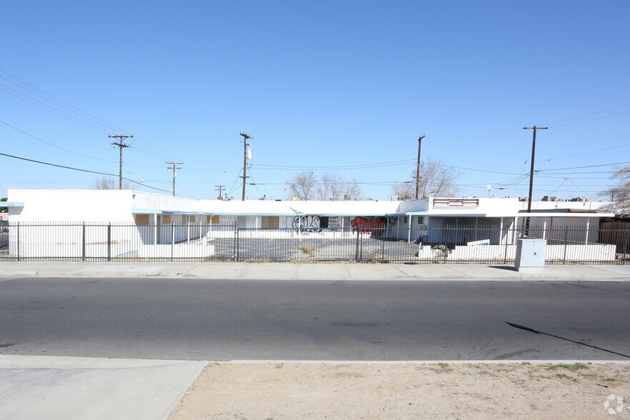 More Photos Of 44300 Division St, Lancaster Office For Lease