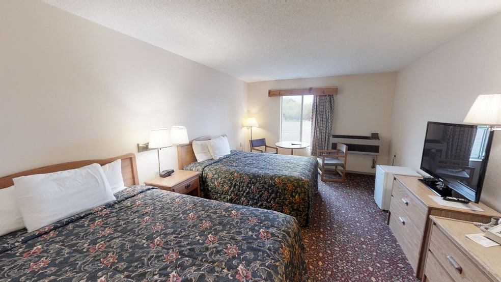 More Photos Of 960 2nd St NW, Aitkin Hotel For Sale