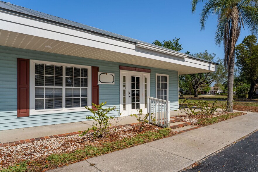 More Photos Of 40 Barkley Cir, Fort Myers Medical For Lease