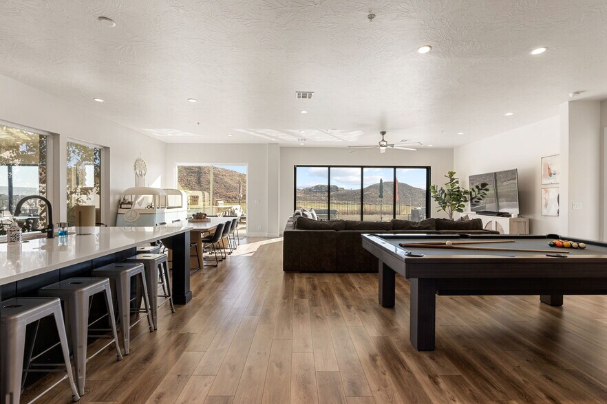 More Photos Of 2248 N Double Eagle Ln, Washington Specialty For Sale