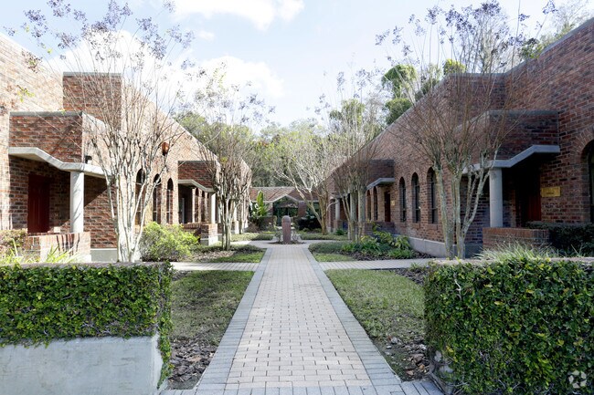 More Photos Of 18115 Us Hwy 41 N, Lutz Office For Sale