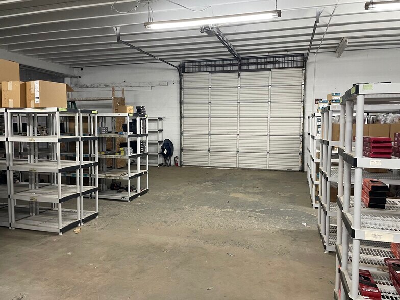 More Photos Of 1947 Bancroft St, Charlotte Warehouse For Lease