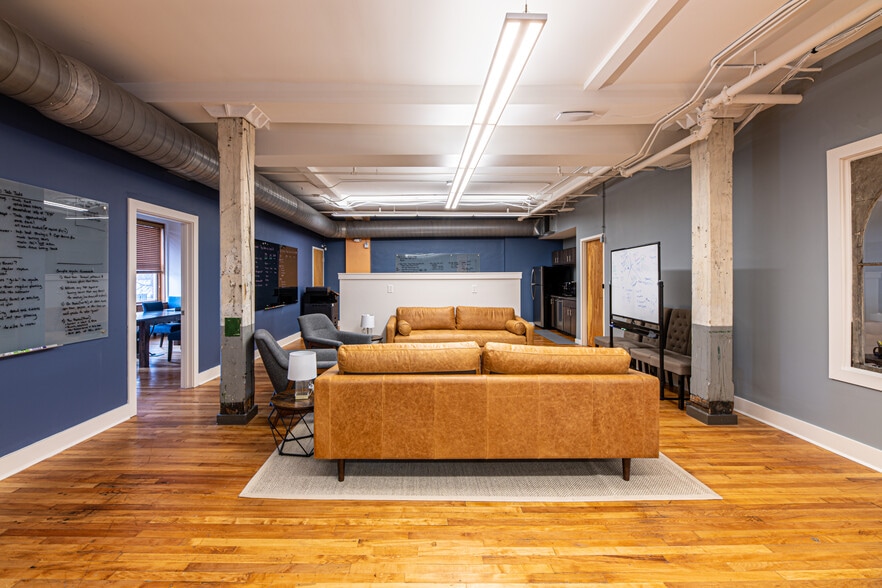 More Photos Of 16 Emory Pl, Knoxville Office Residential For Sale