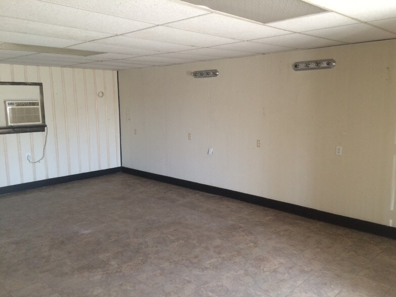 More Photos Of 338 Norris Rd, Bakersfield Multifamily For Sale