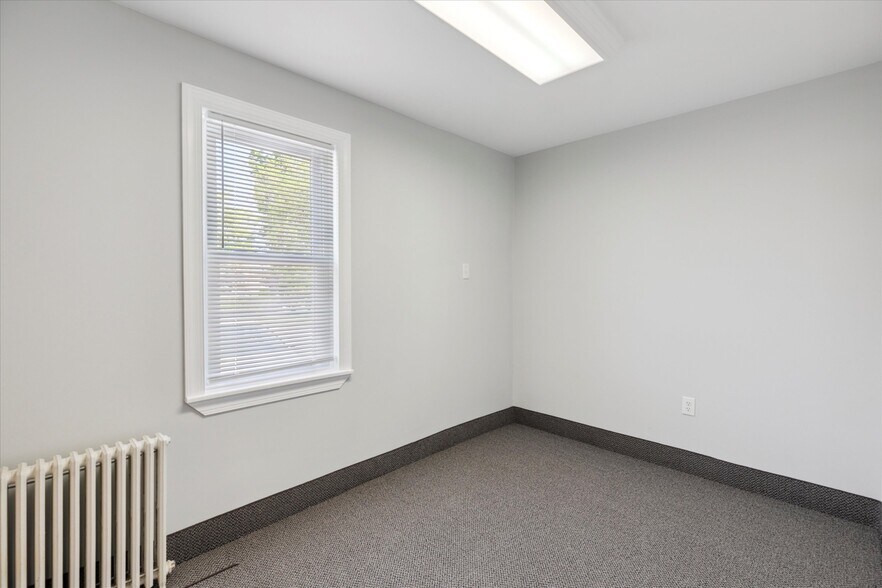 More Photos Of 363 W Johnson Hwy, Norristown Office For Lease