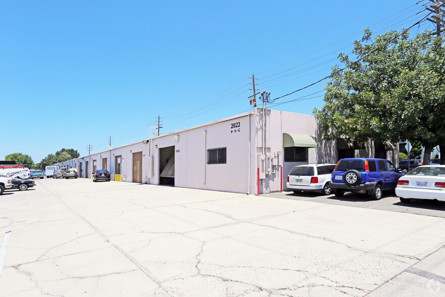 More Photos Of 2002-2022 S Grand Ave, Santa Ana Manufacturing For Lease