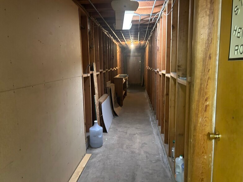 More Photos Of 420 S Federal Blvd, Denver Office For Sale